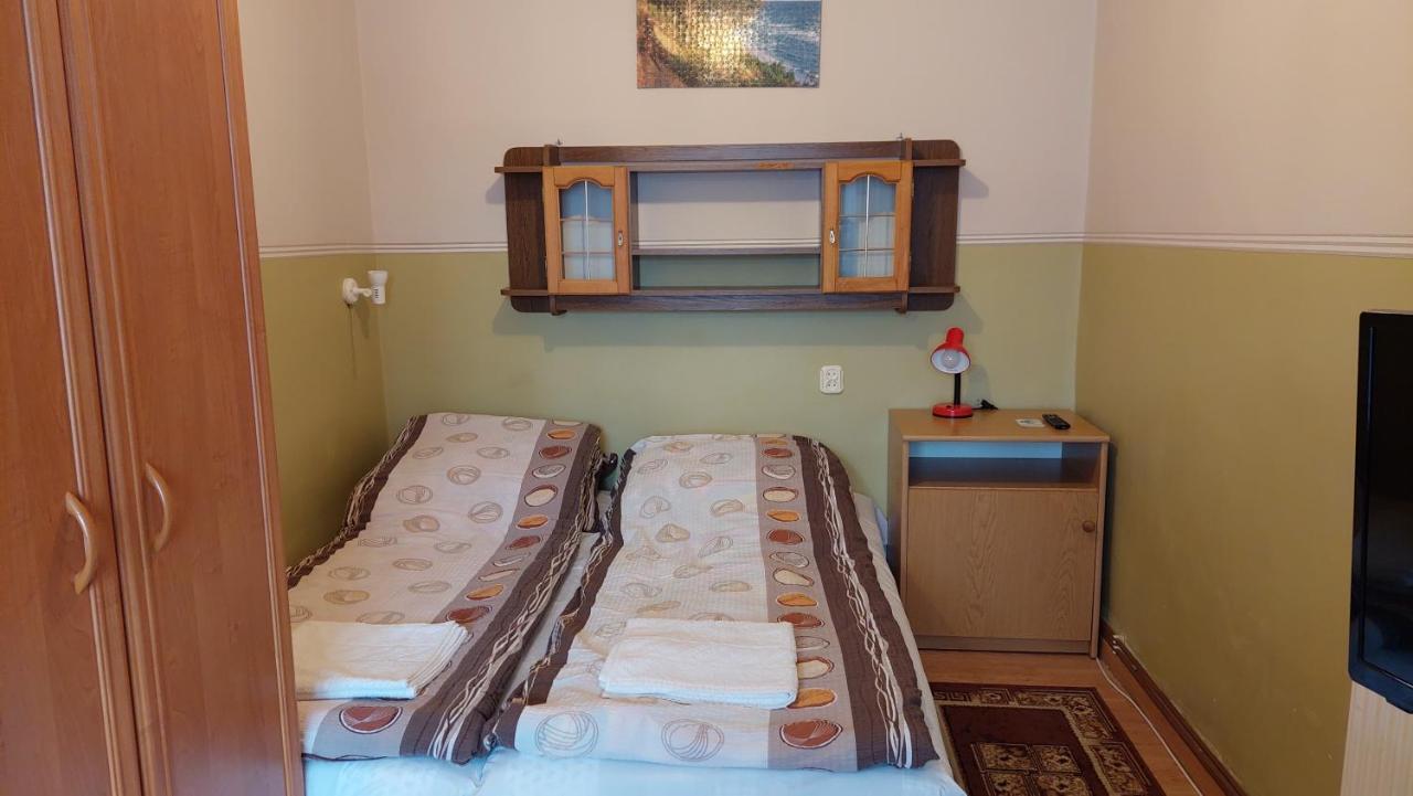 Noclegi U Krystyny Rewal Bagian luar foto